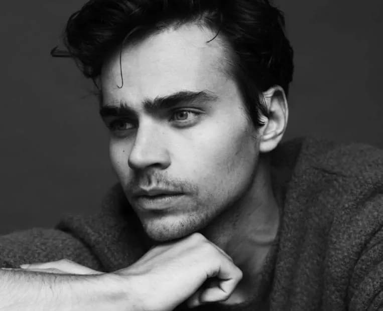 Michael York: Fascynująca biografia i najważniejsze role aktora