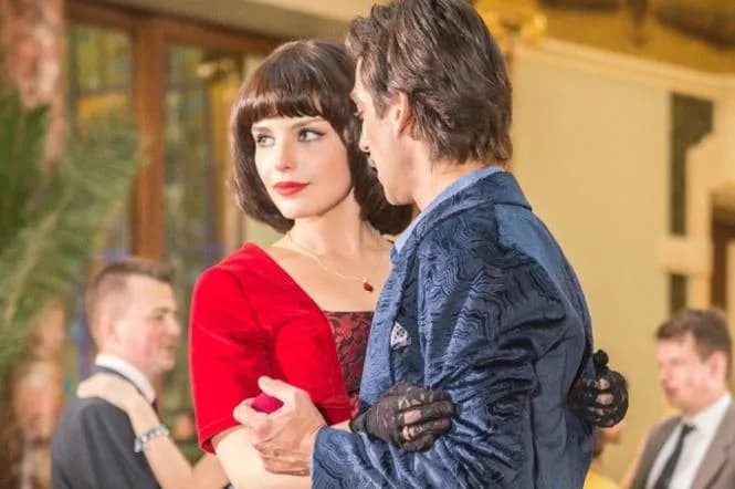 Czerwona królowa – ile ma odcinków? Sprawdź, które serie wybrać