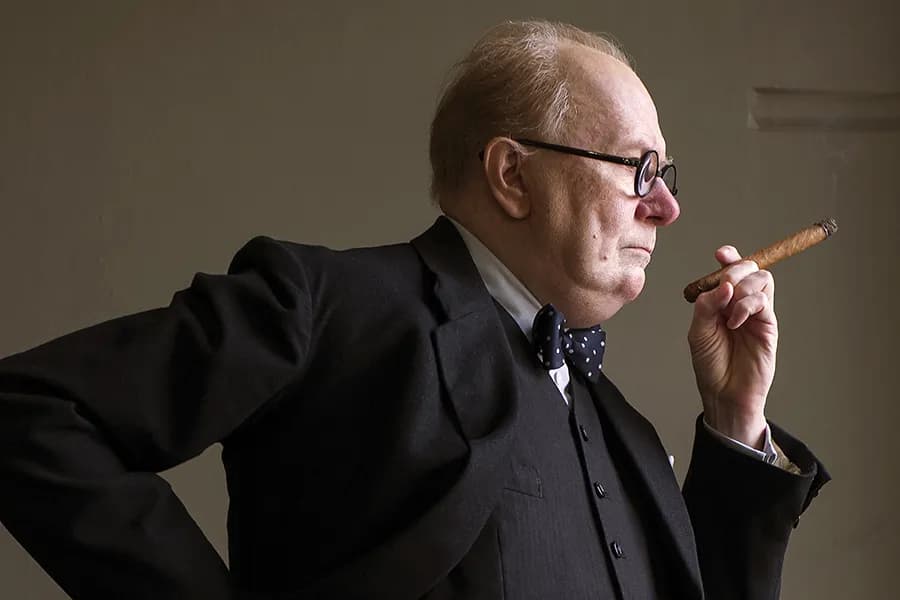 Film Czas mroku: Churchill kontra nazizm - dramat wojenny