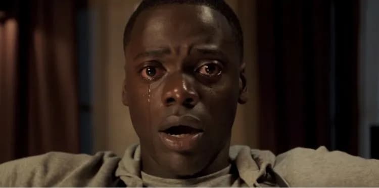 Uciekaj cały film: Gdzie obejrzeć thriller Jordana Peele'a