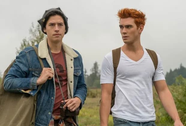 Riverdale i jego pierwszy sezon: Tajemnice, romanse i mroczne sekrety