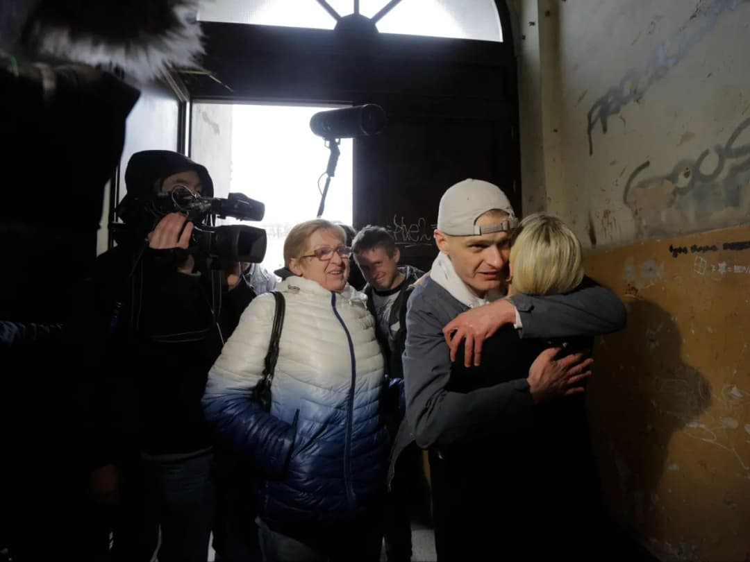 Kiedy film o komendzie w TV? Sprawdź datę emisji i nie przegap!