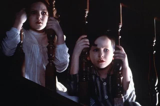 Inni - streszczenie filmu, które trzyma w napięciu do końca