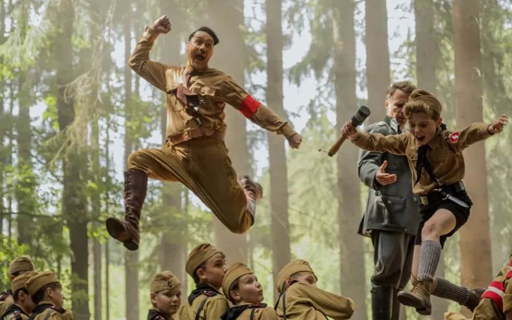 Film Jojo: Kontrowersyjna komedia o nazizmie, która wzrusza